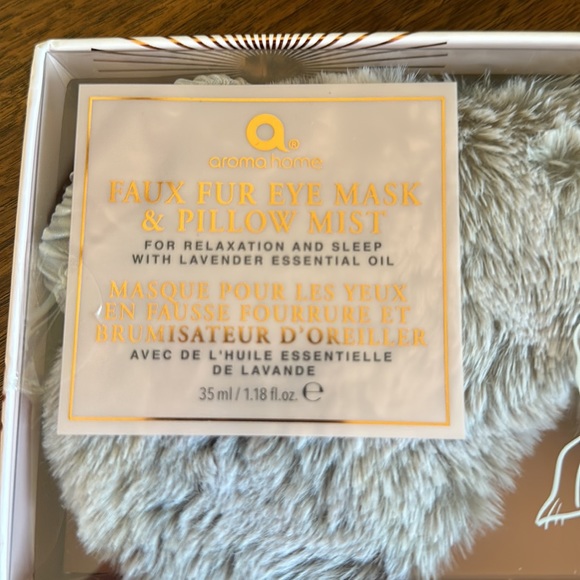 Faux fur eye mask only, new in box, missing lavender essential oil - Picture 2 of 3